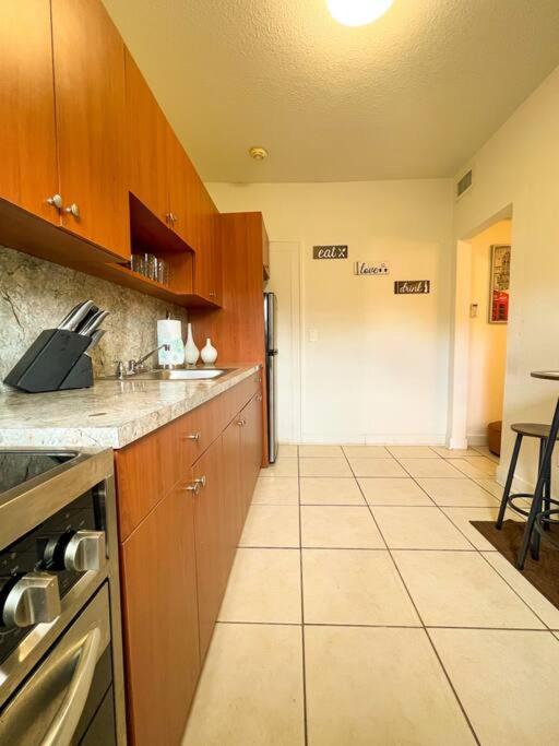 Cozy 1-Bedroom Rental In Miami Bagian luar foto