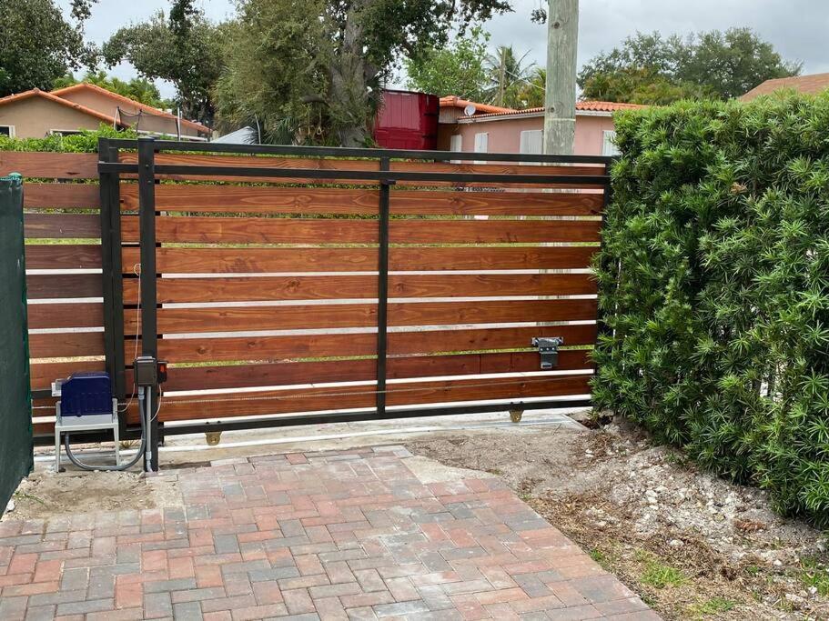 Cozy 1-Bedroom Rental In Miami Bagian luar foto