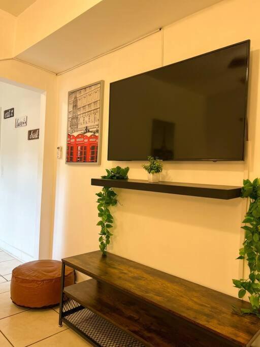 Cozy 1-Bedroom Rental In Miami Bagian luar foto