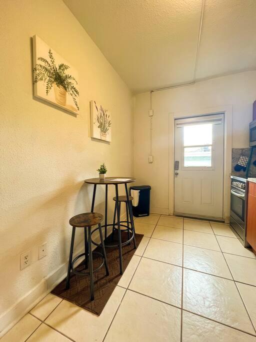 Cozy 1-Bedroom Rental In Miami Bagian luar foto
